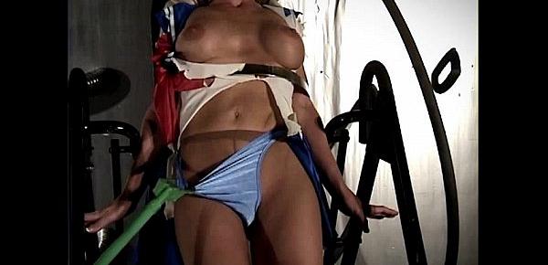  Super Girl tied up and stipped